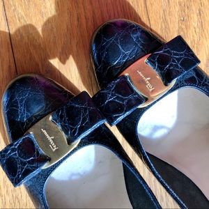 Ferragamo Vara Black Crocodile Embossed Sz 6.5